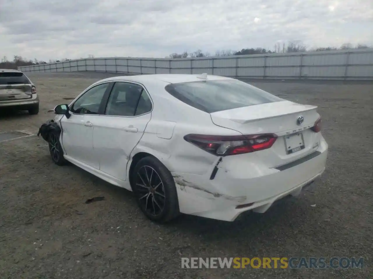 3 Photograph of a damaged car 4T1G31AK9NU578640 TOYOTA CAMRY 2022