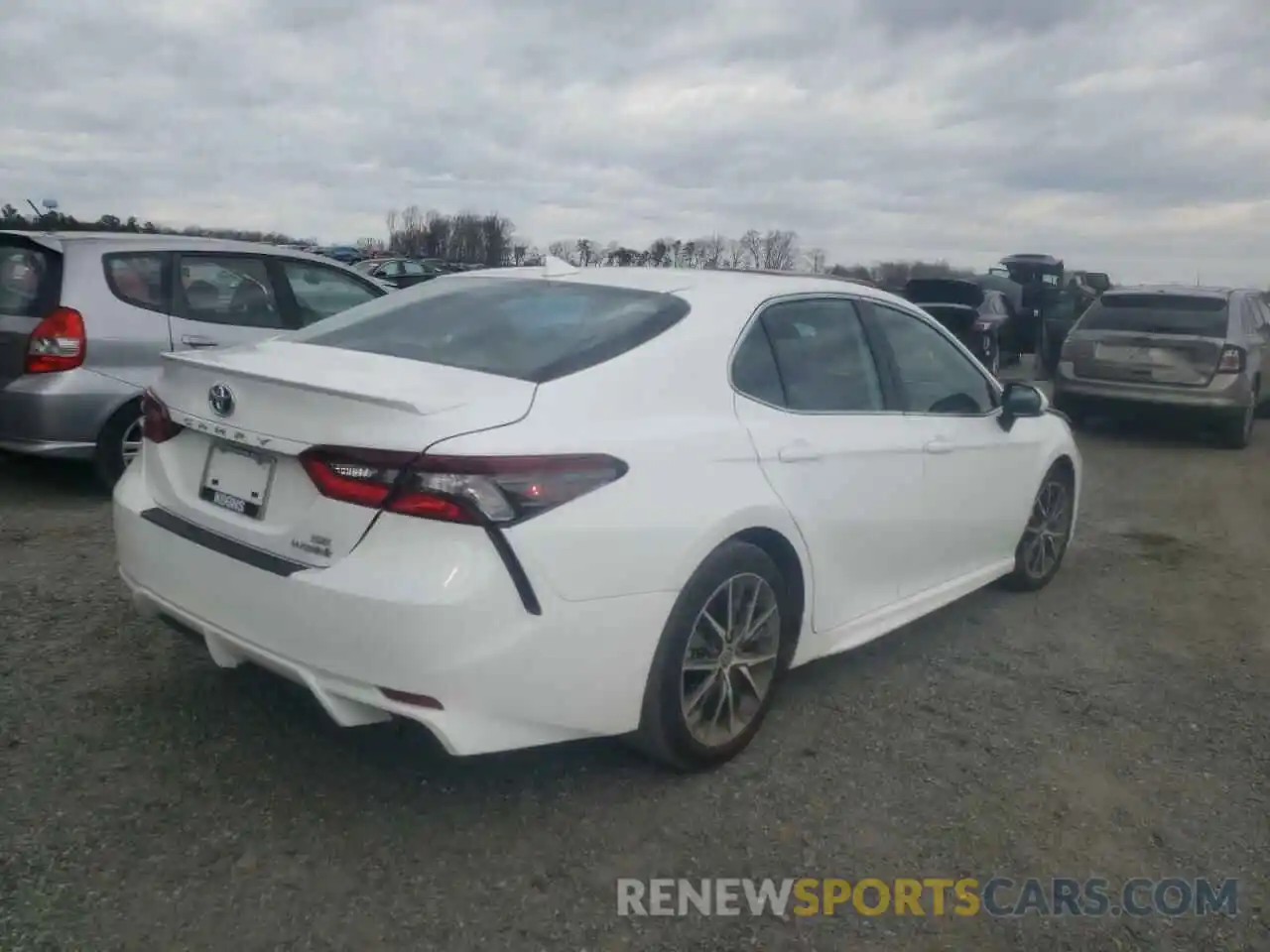 4 Photograph of a damaged car 4T1G31AK9NU578640 TOYOTA CAMRY 2022