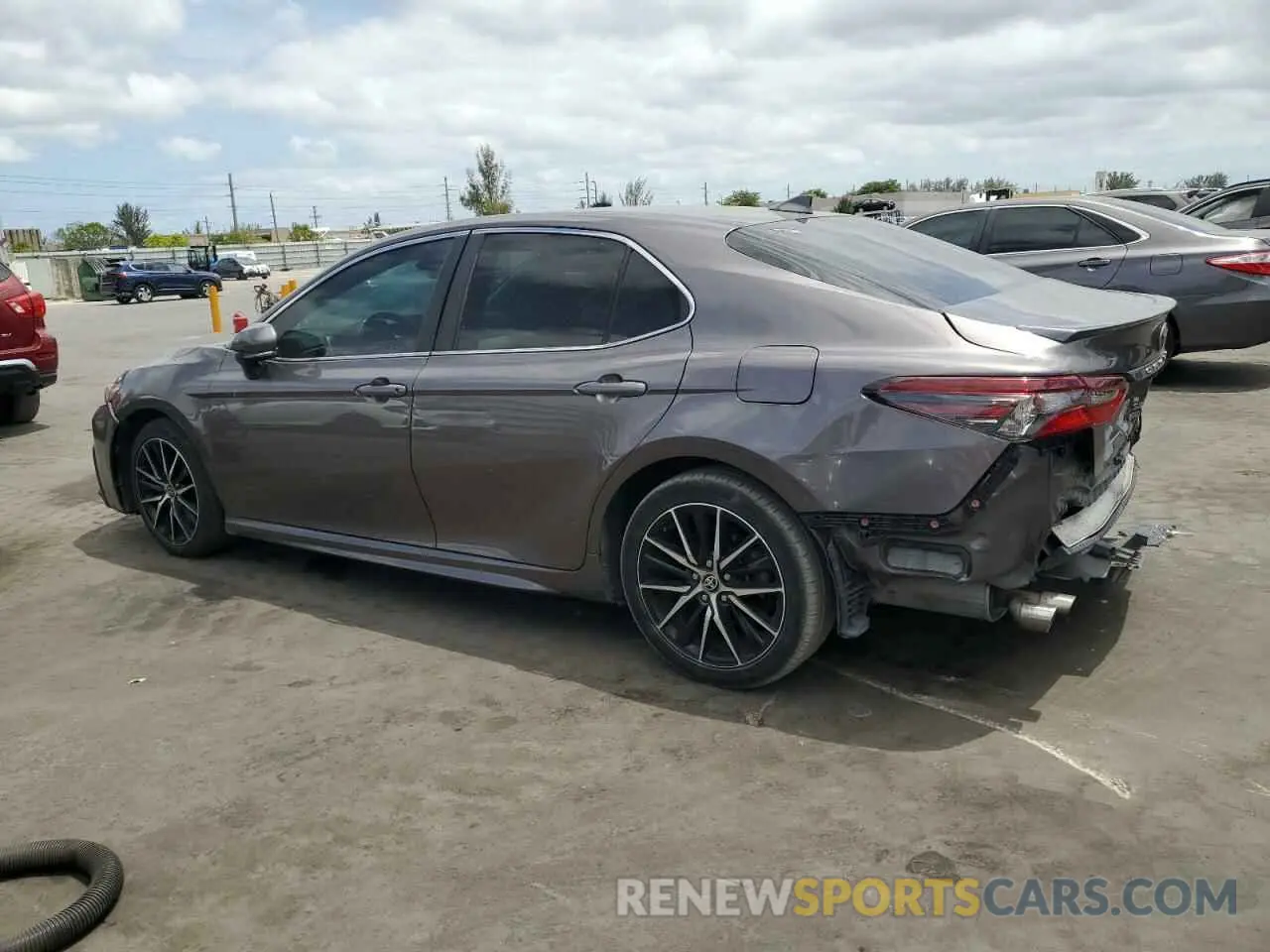 2 Photograph of a damaged car 4T1G31AK9NU580937 TOYOTA CAMRY 2022