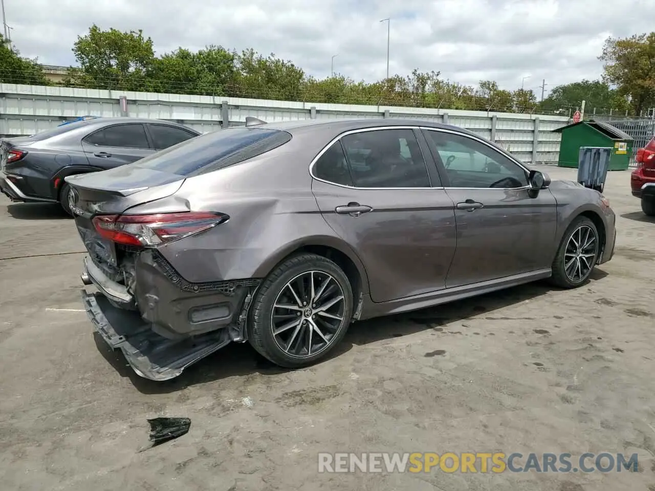 3 Photograph of a damaged car 4T1G31AK9NU580937 TOYOTA CAMRY 2022