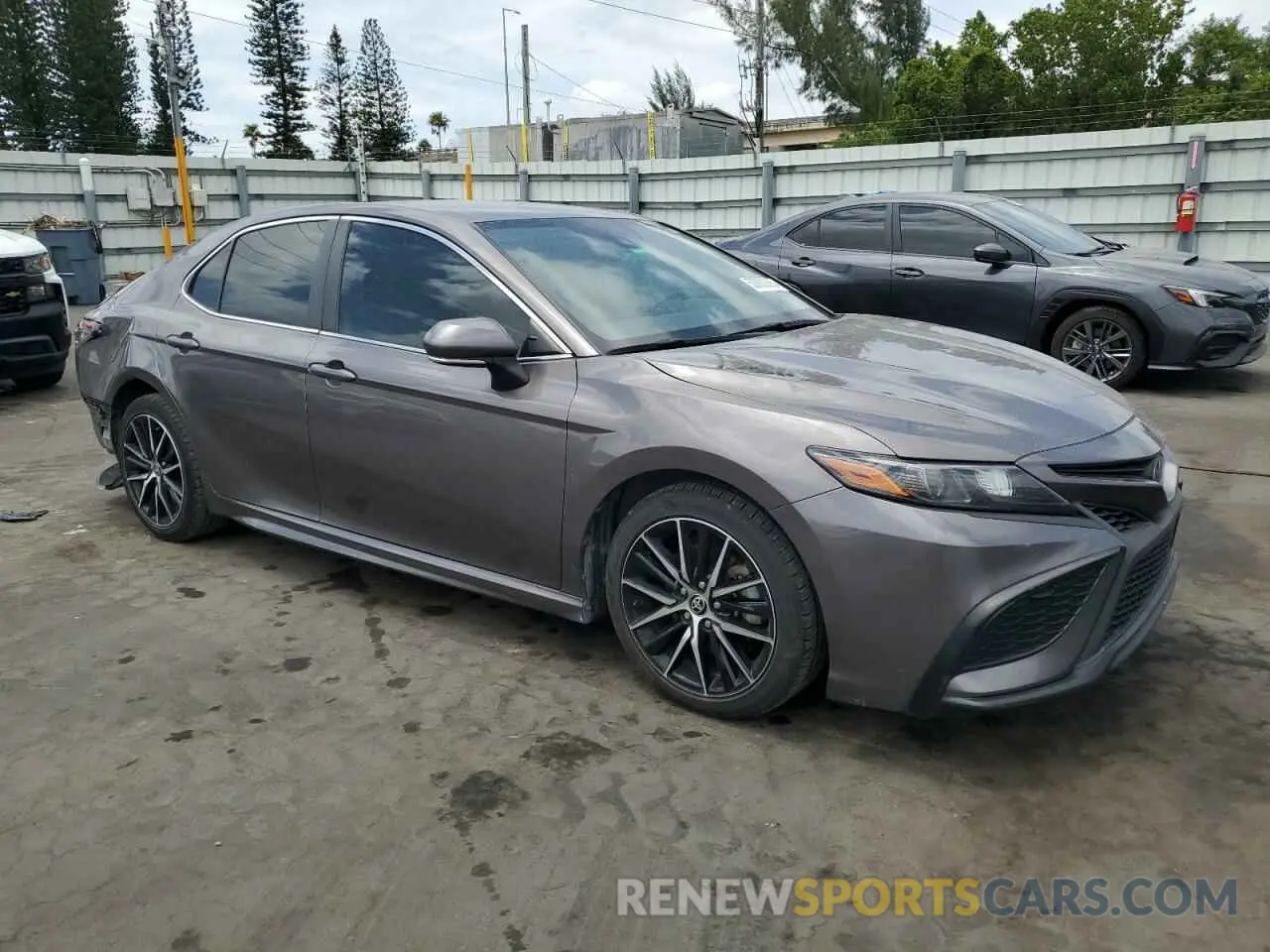 4 Photograph of a damaged car 4T1G31AK9NU580937 TOYOTA CAMRY 2022