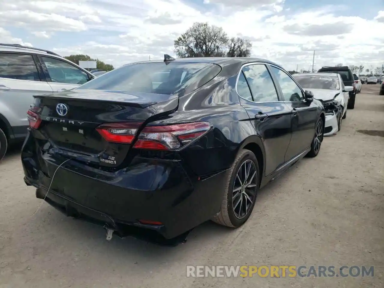 4 Photograph of a damaged car 4T1G31AK9NU581375 TOYOTA CAMRY 2022