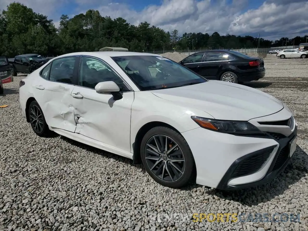 4 Photograph of a damaged car 4T1G31AKXNU036043 TOYOTA CAMRY 2022