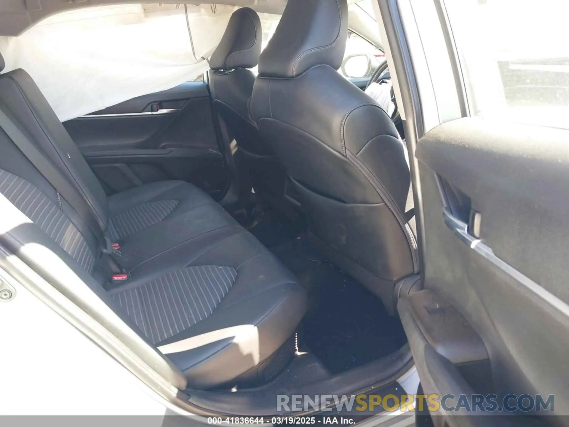 8 Photograph of a damaged car 4T1G31AKXNU045759 TOYOTA CAMRY 2022