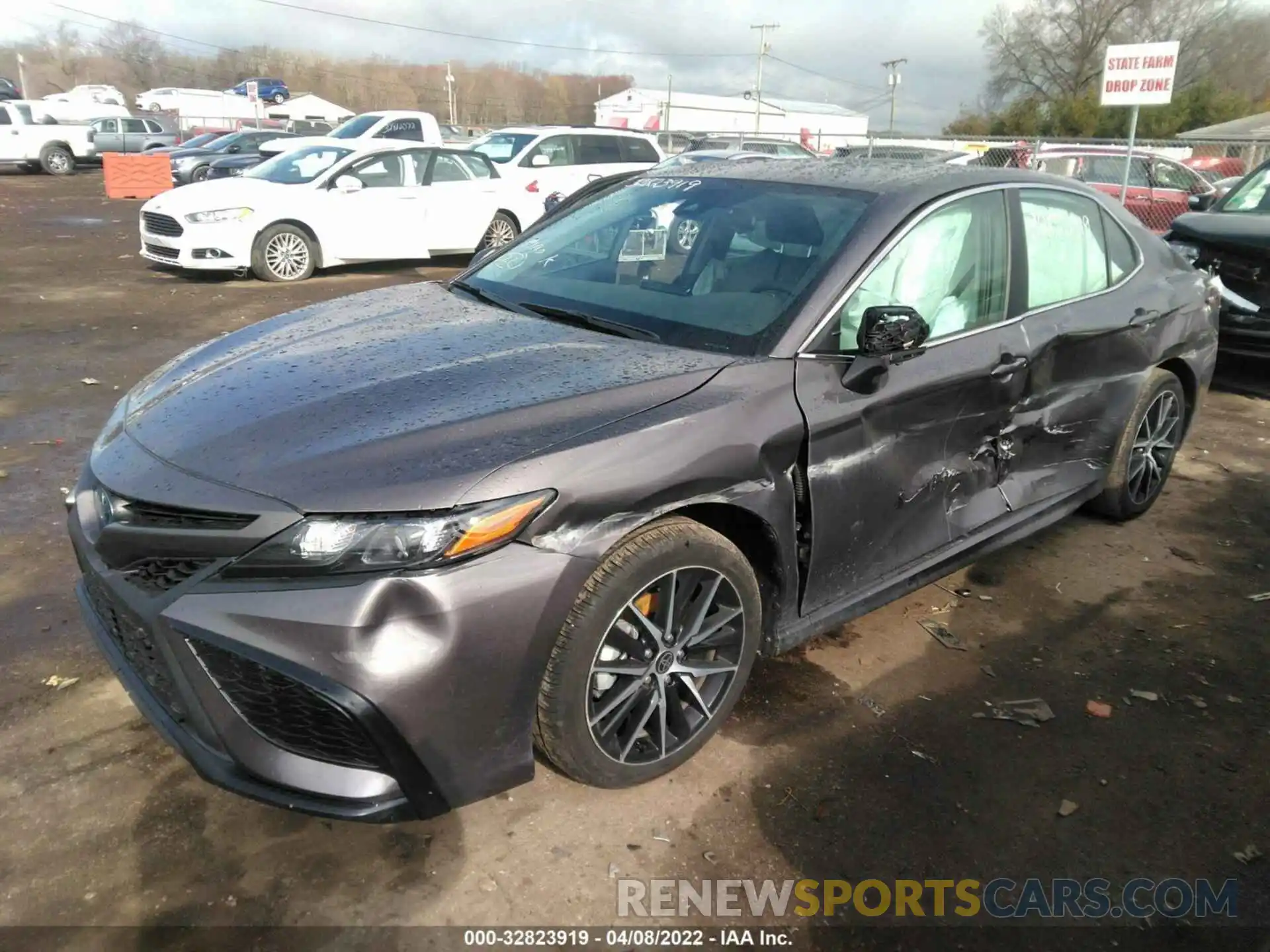 2 Photograph of a damaged car 4T1G31AKXNU575990 TOYOTA CAMRY 2022