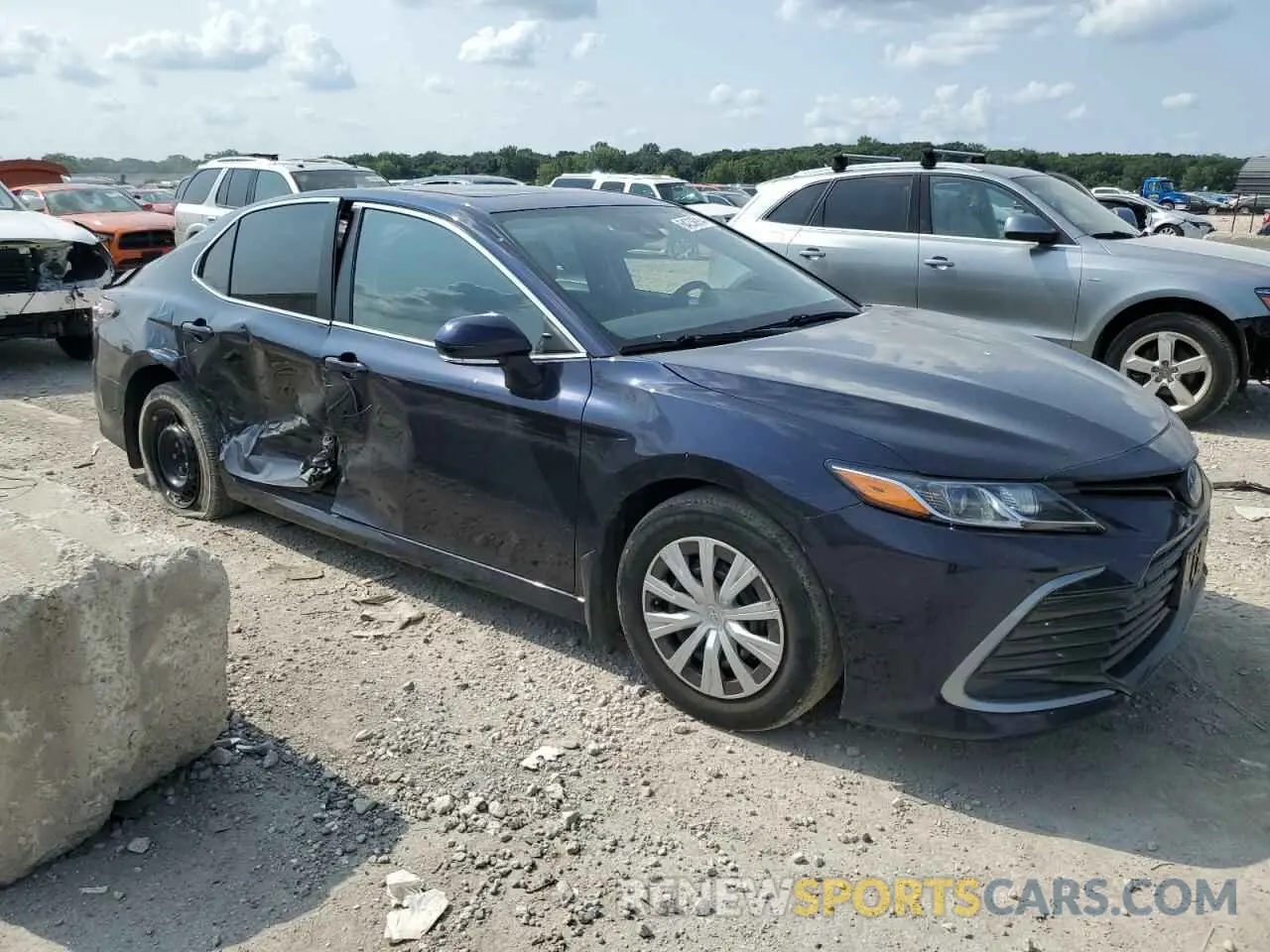 4 Photograph of a damaged car 4T1H31AK7NU574171 TOYOTA CAMRY 2022