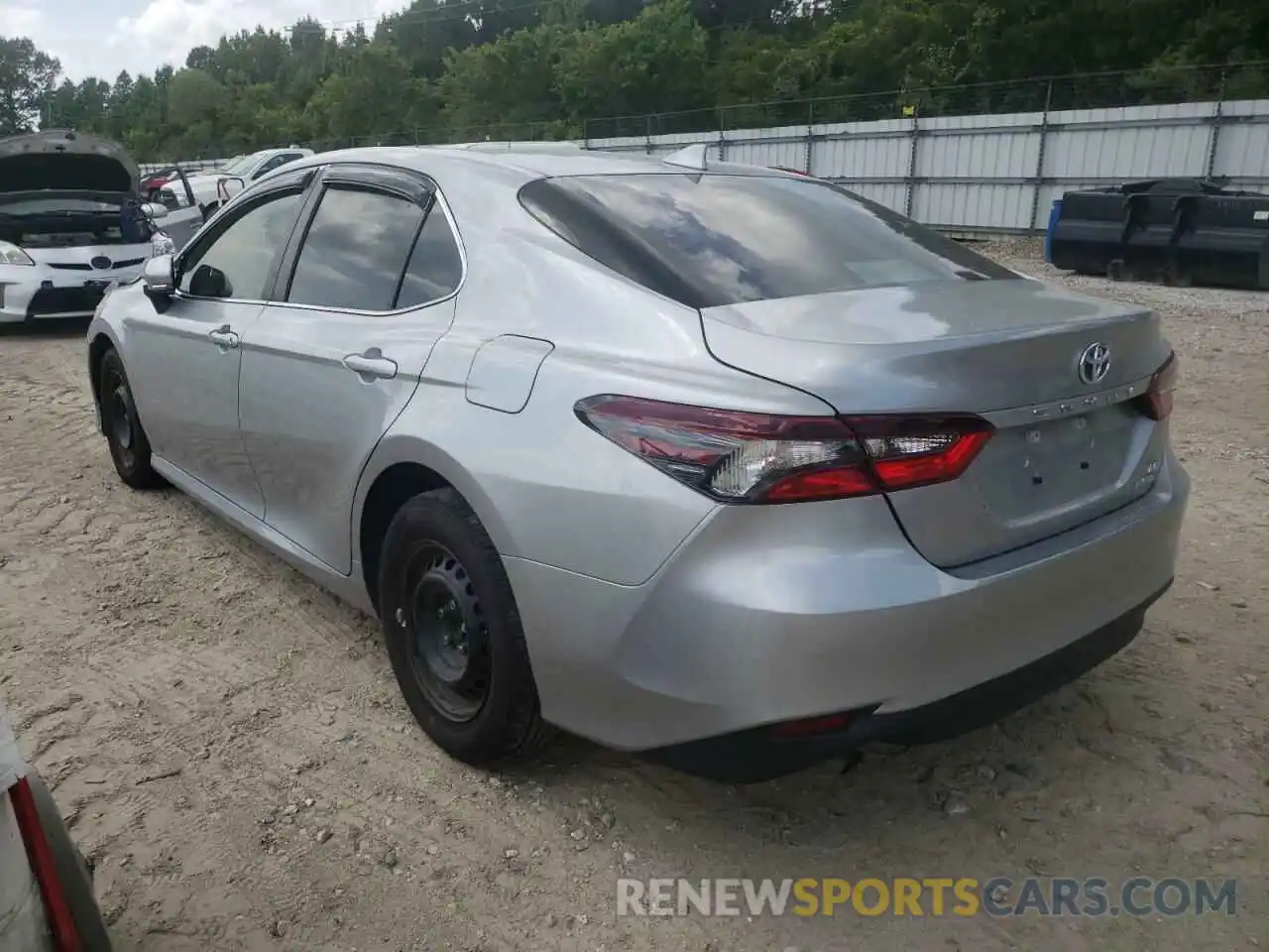 3 Photograph of a damaged car 4T1H31AKXNU573807 TOYOTA CAMRY 2022