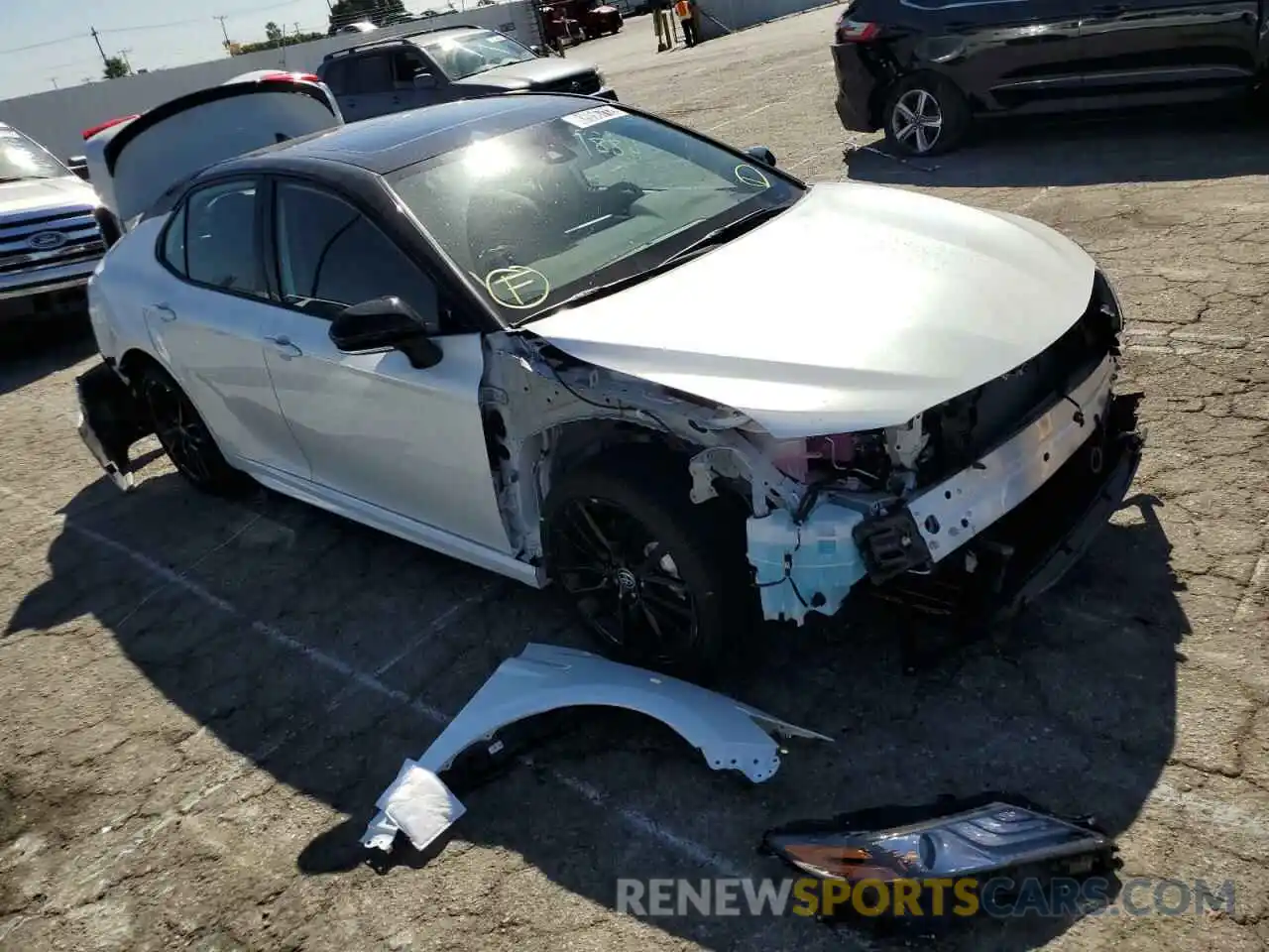 1 Photograph of a damaged car 4T1K31AK0NU042878 TOYOTA CAMRY 2022