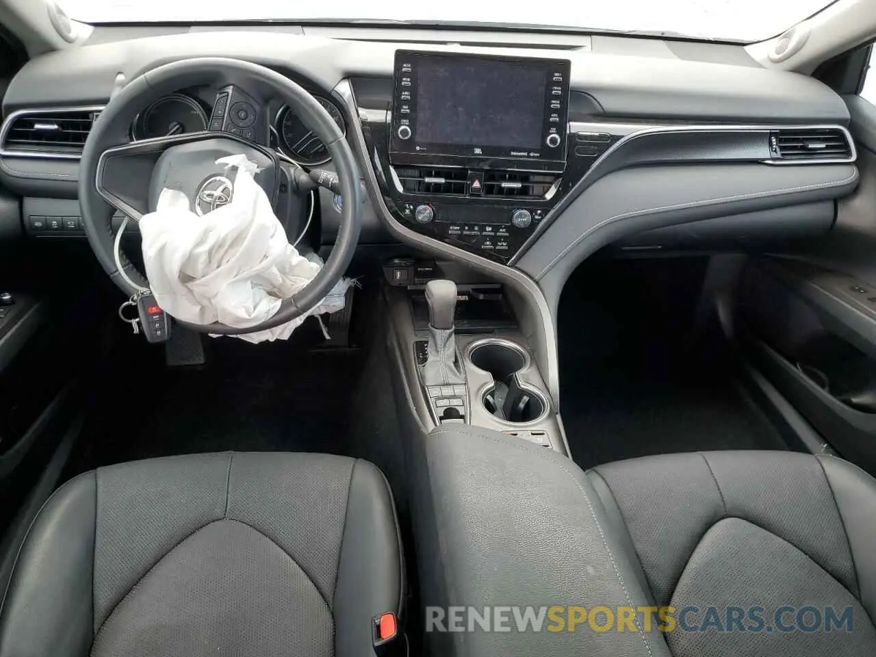 8 Photograph of a damaged car 4T1K31AK0NU596485 TOYOTA CAMRY 2022