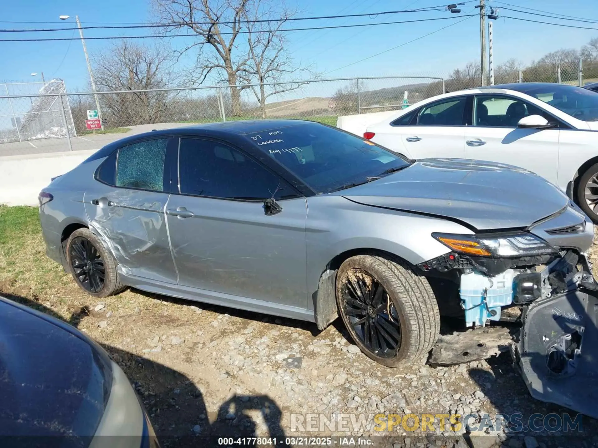 14 Photograph of a damaged car 4T1K31AK1NU044171 TOYOTA CAMRY 2022