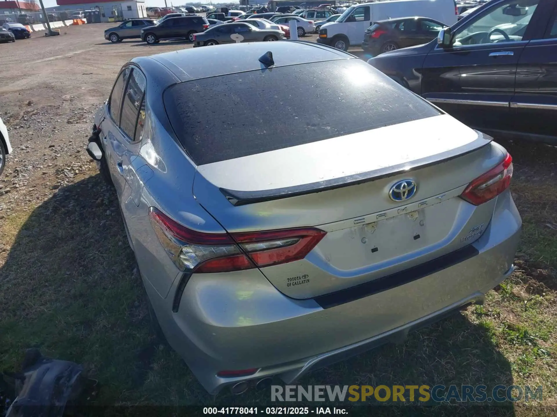 3 Photograph of a damaged car 4T1K31AK1NU044171 TOYOTA CAMRY 2022