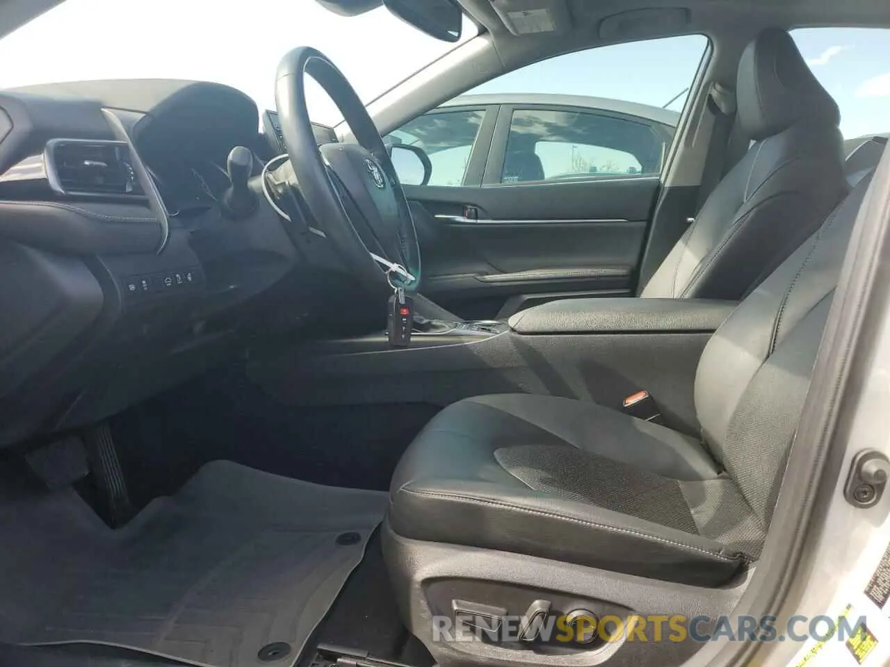 7 Photograph of a damaged car 4T1K31AK2NU036029 TOYOTA CAMRY 2022