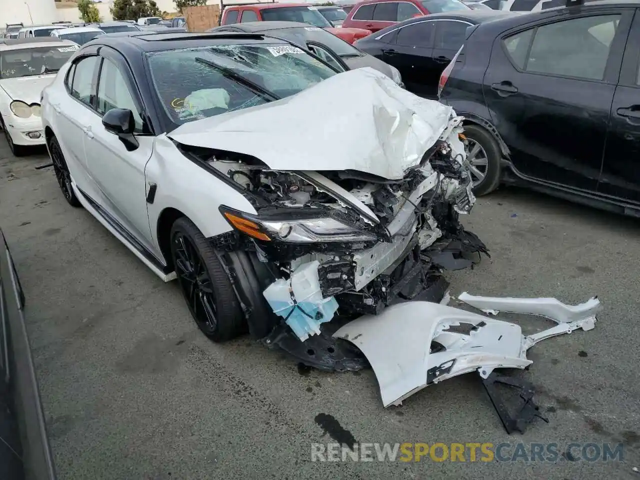 1 Photograph of a damaged car 4T1K31AK2NU040288 TOYOTA CAMRY 2022