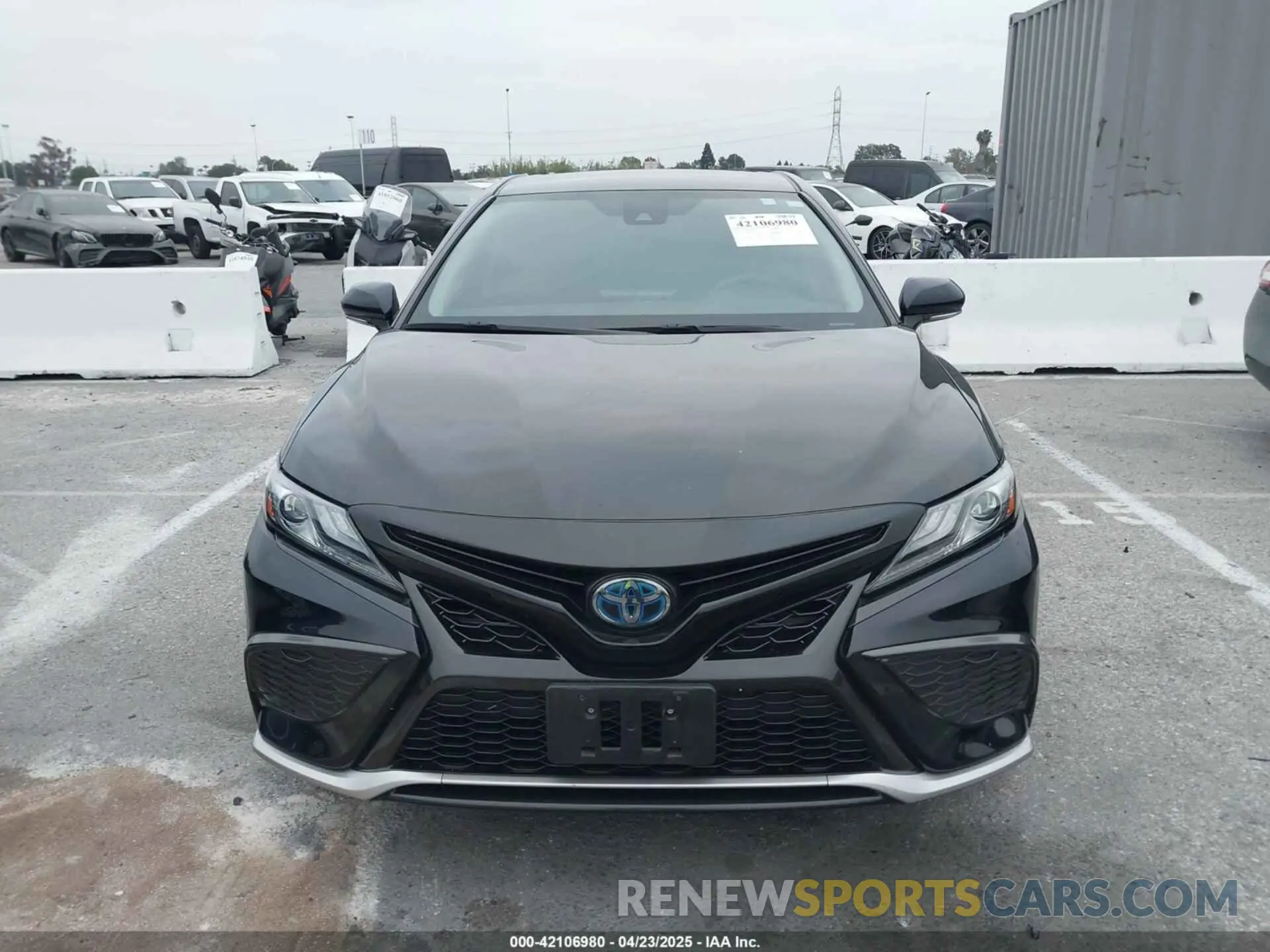 12 Photograph of a damaged car 4T1K31AK2NU575427 TOYOTA CAMRY 2022