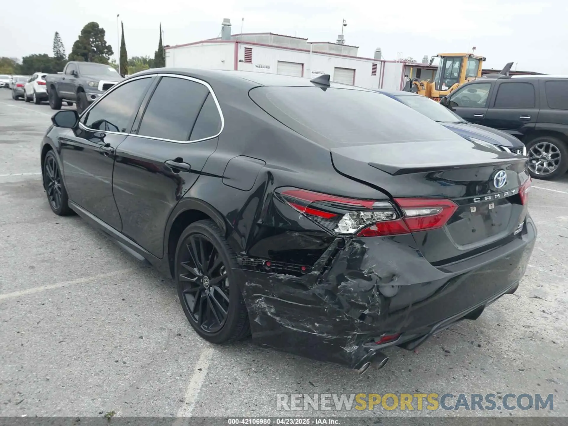 3 Photograph of a damaged car 4T1K31AK2NU575427 TOYOTA CAMRY 2022