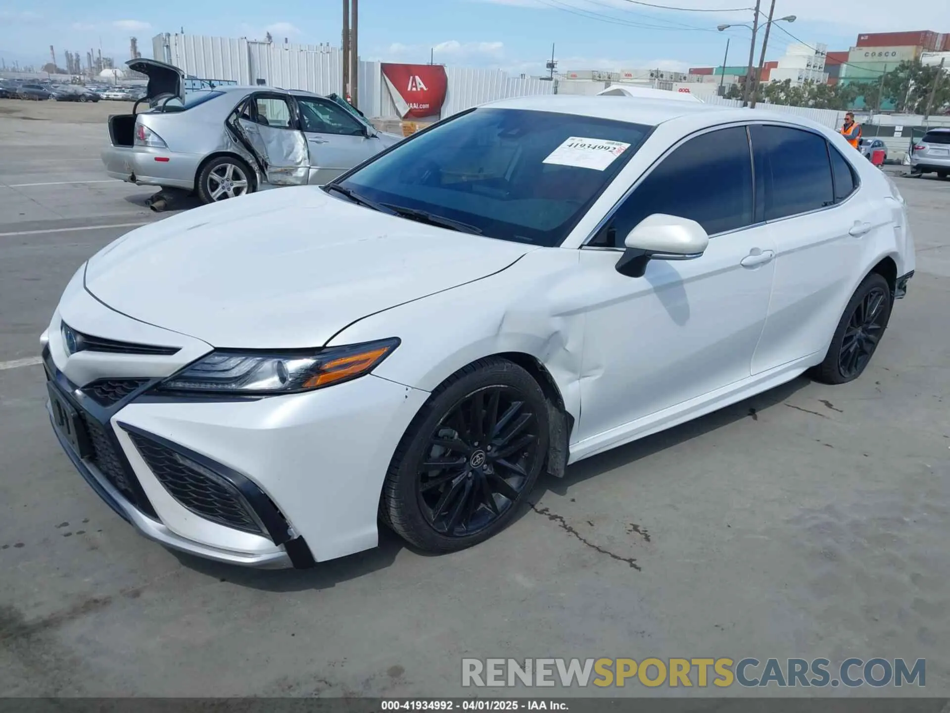2 Photograph of a damaged car 4T1K31AK3NU036055 TOYOTA CAMRY 2022