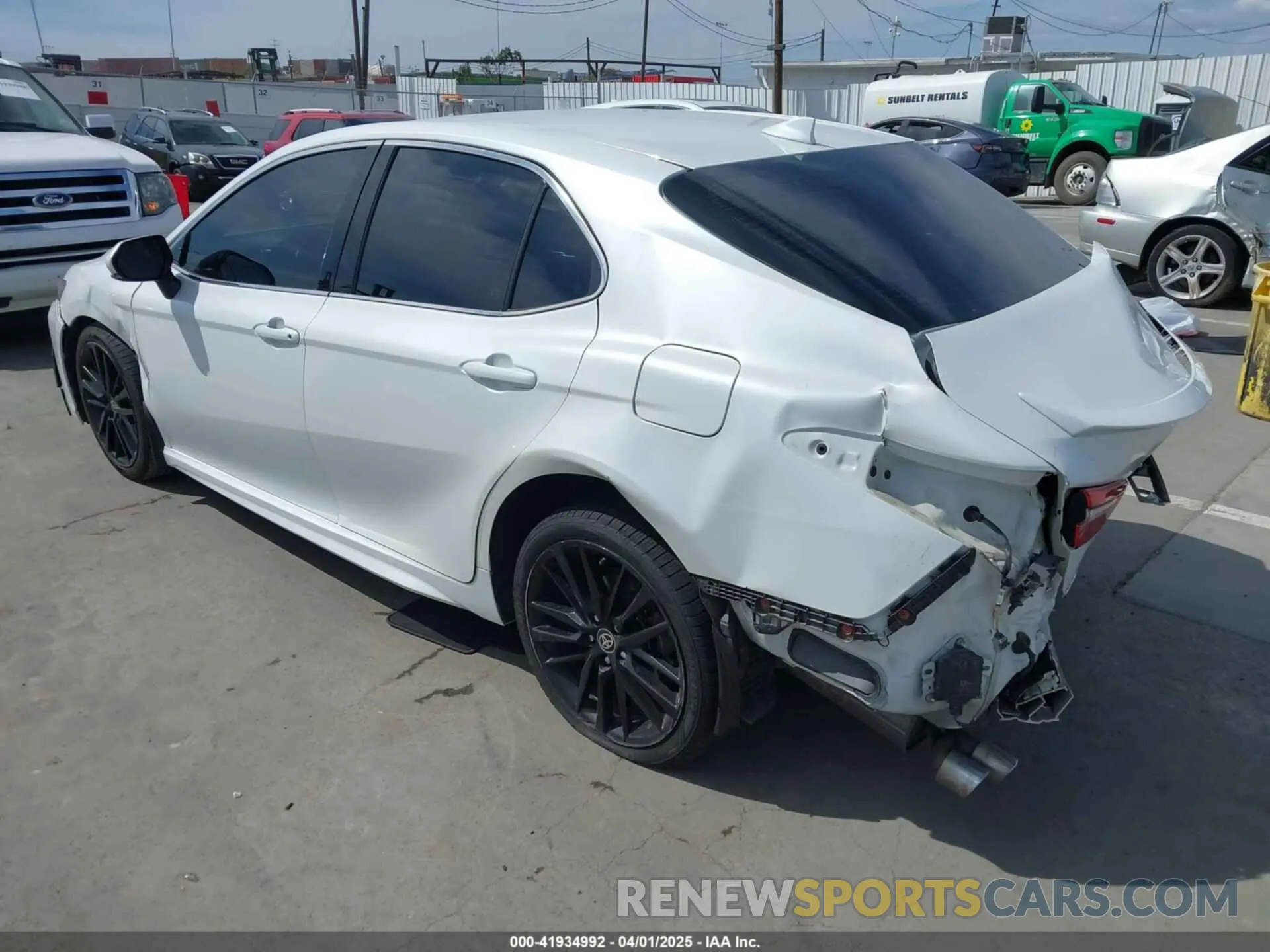 3 Photograph of a damaged car 4T1K31AK3NU036055 TOYOTA CAMRY 2022