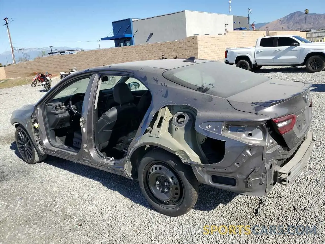 2 Photograph of a damaged car 4T1K31AK3NU578711 TOYOTA CAMRY 2022