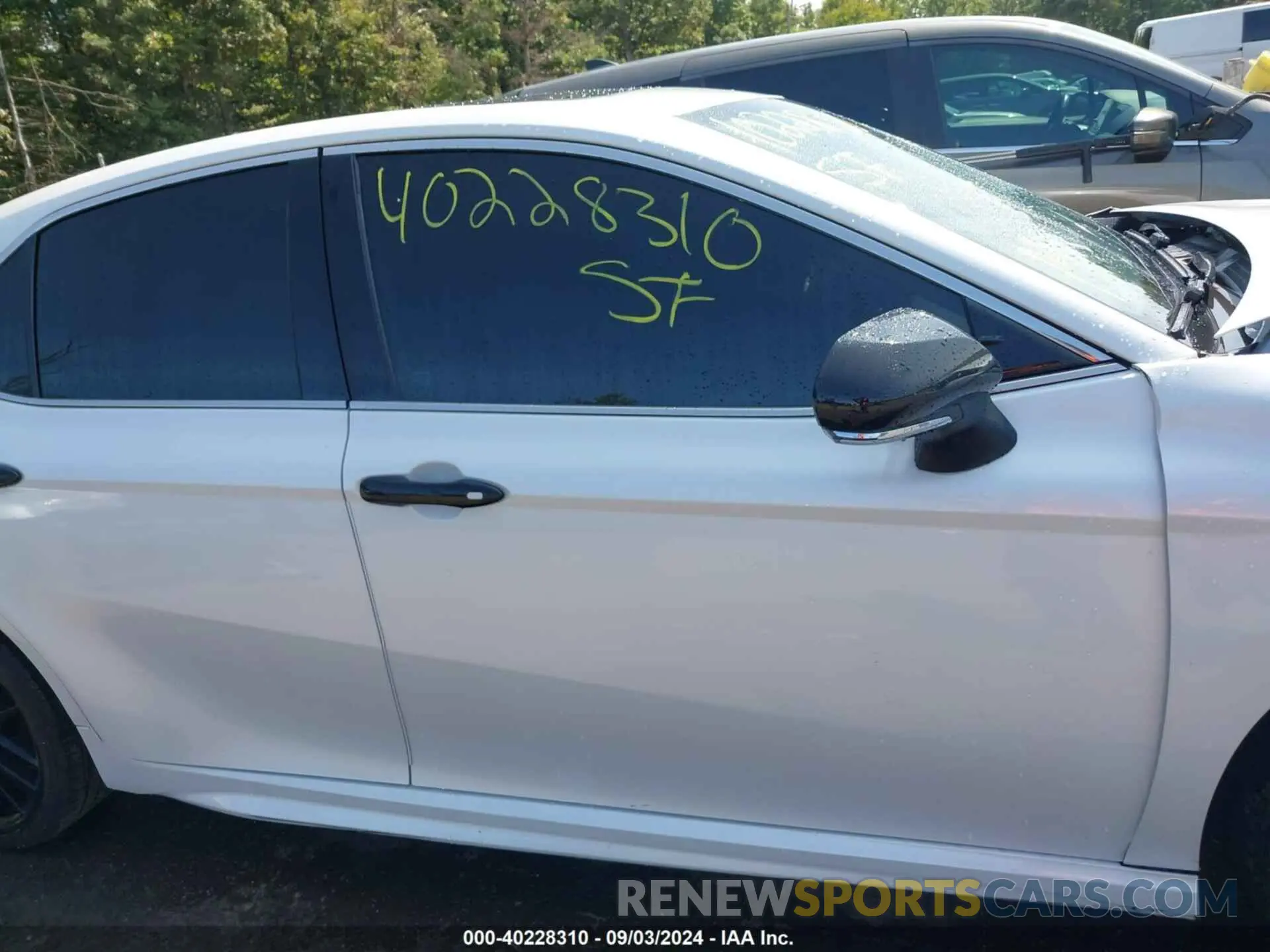13 Photograph of a damaged car 4T1K31AK3NU586355 TOYOTA CAMRY 2022
