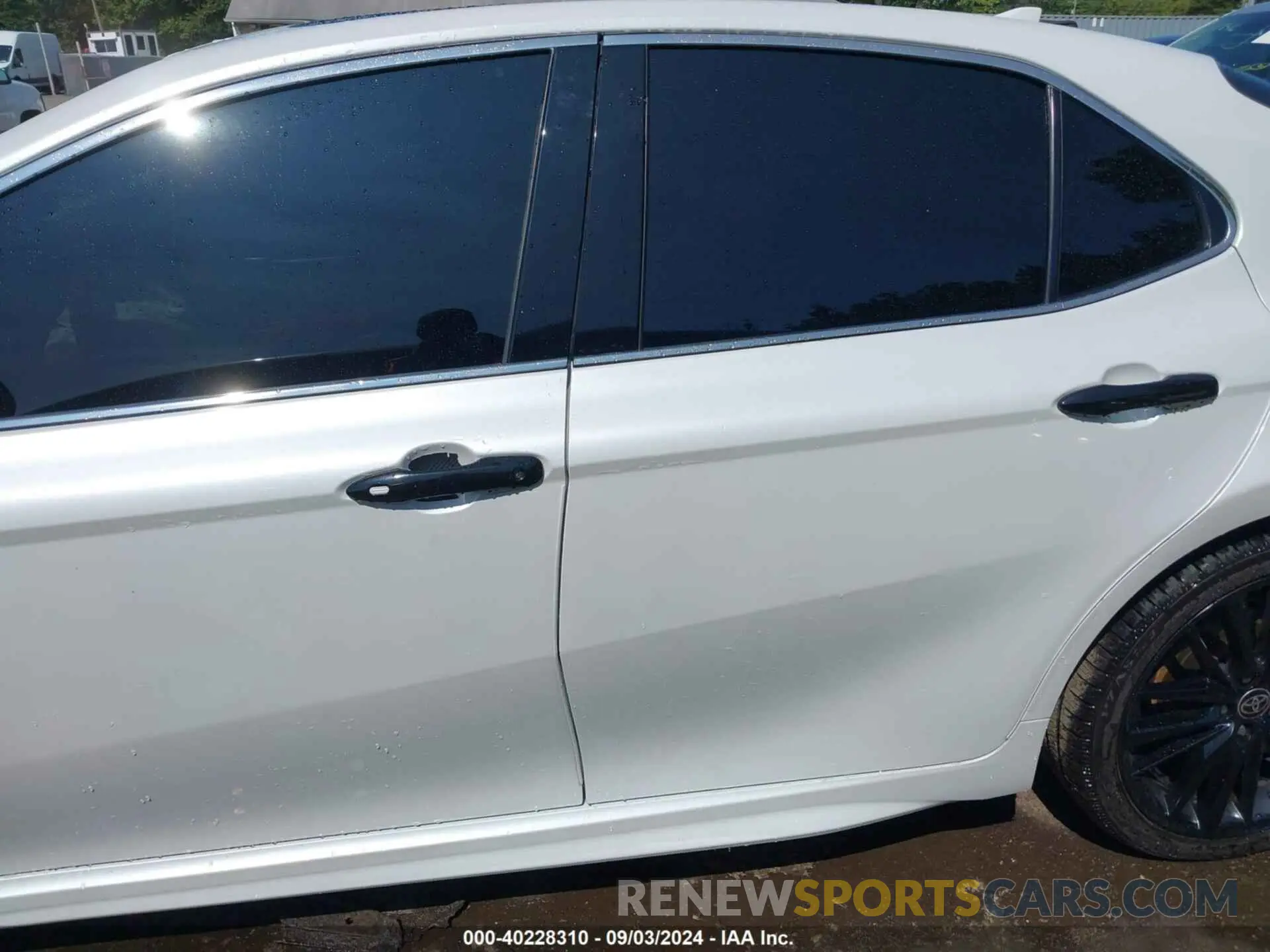 14 Photograph of a damaged car 4T1K31AK3NU586355 TOYOTA CAMRY 2022