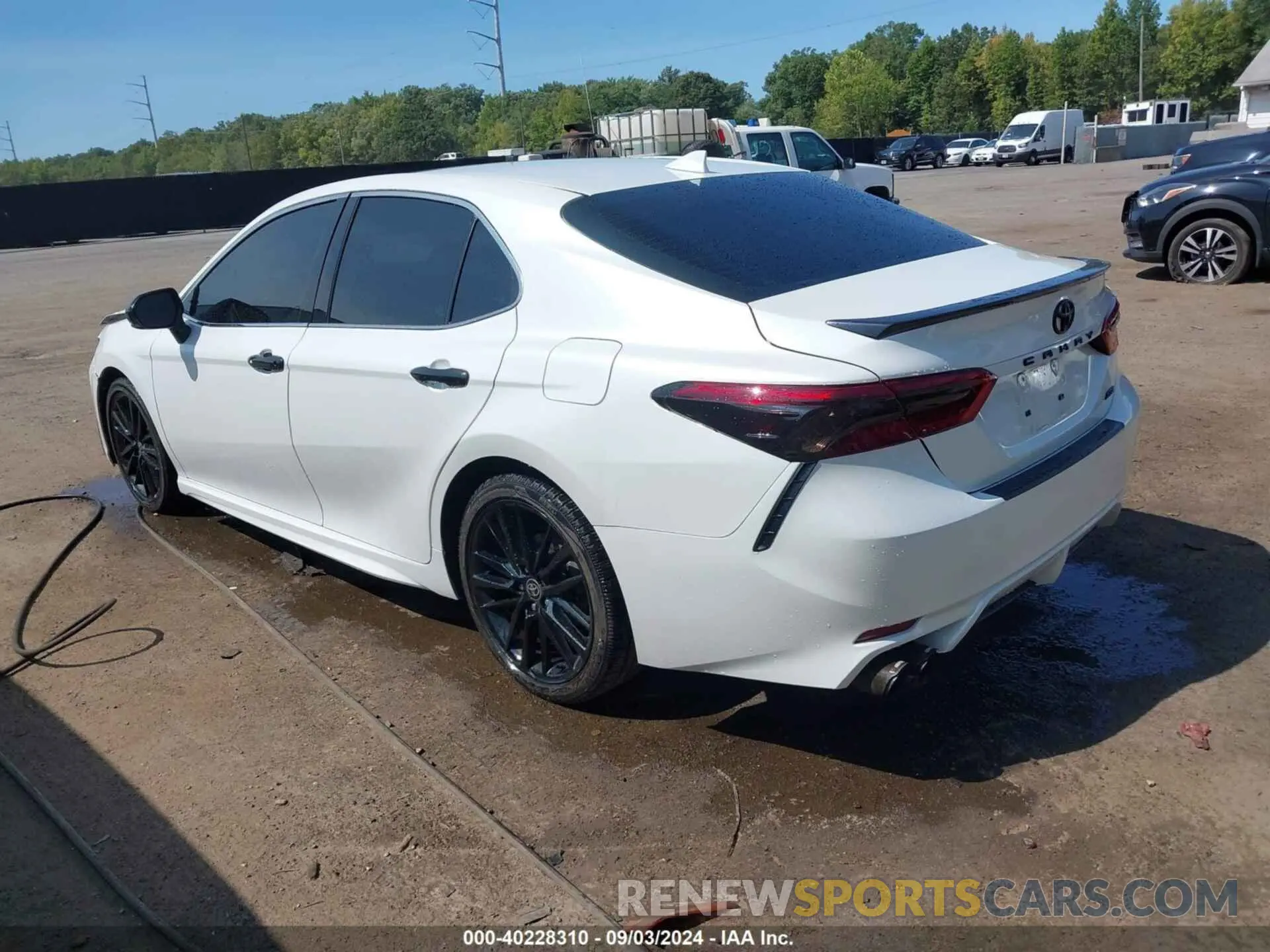 3 Photograph of a damaged car 4T1K31AK3NU586355 TOYOTA CAMRY 2022