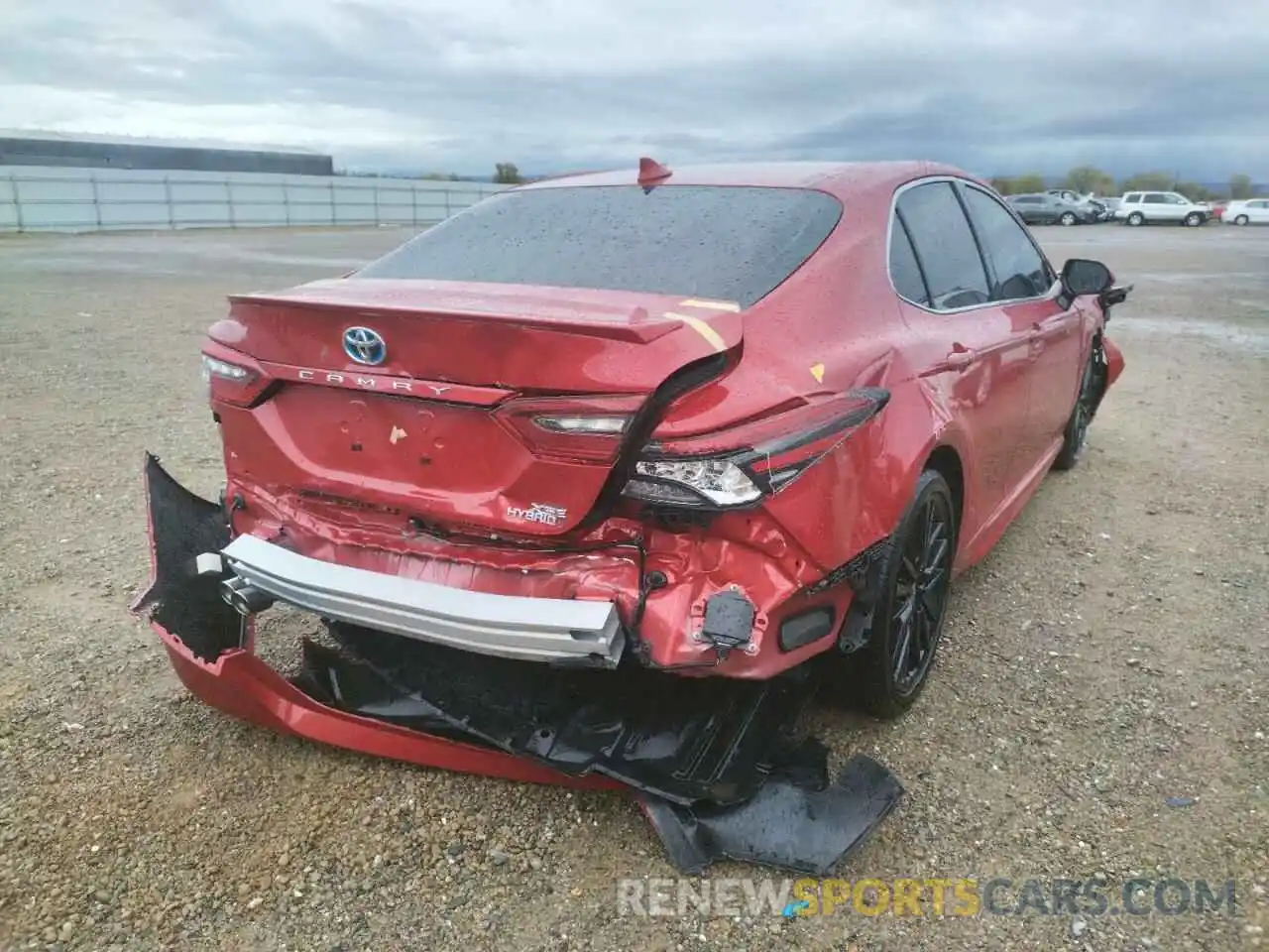 4 Photograph of a damaged car 4T1K31AK4NU039837 TOYOTA CAMRY 2022