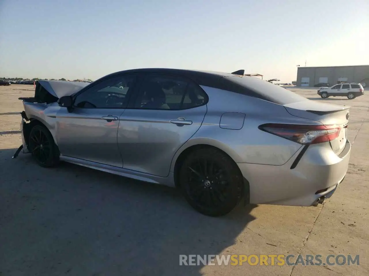 2 Photograph of a damaged car 4T1K31AK4NU044018 TOYOTA CAMRY 2022