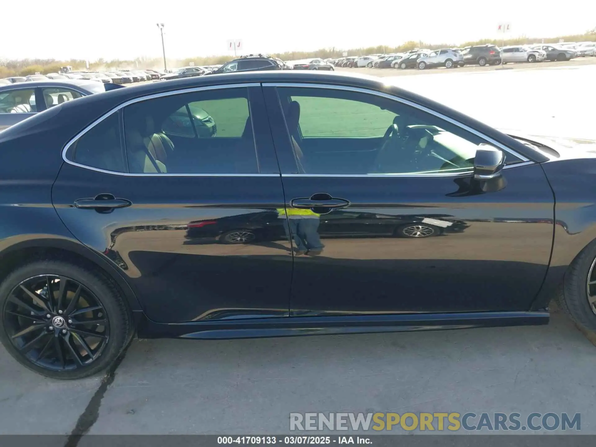 14 Photograph of a damaged car 4T1K31AK4NU579480 TOYOTA CAMRY 2022