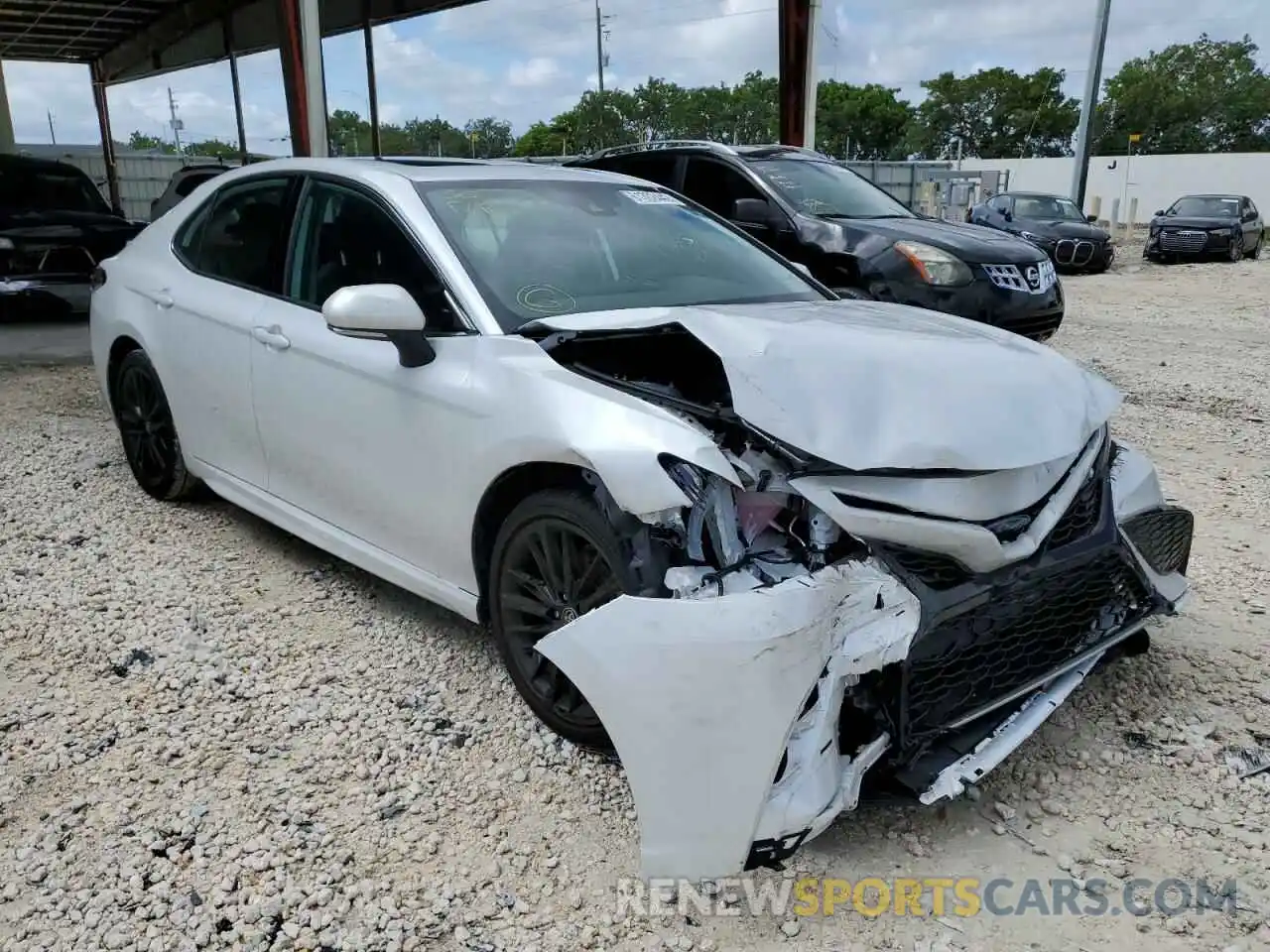 1 Photograph of a damaged car 4T1K31AK4NU590205 TOYOTA CAMRY 2022