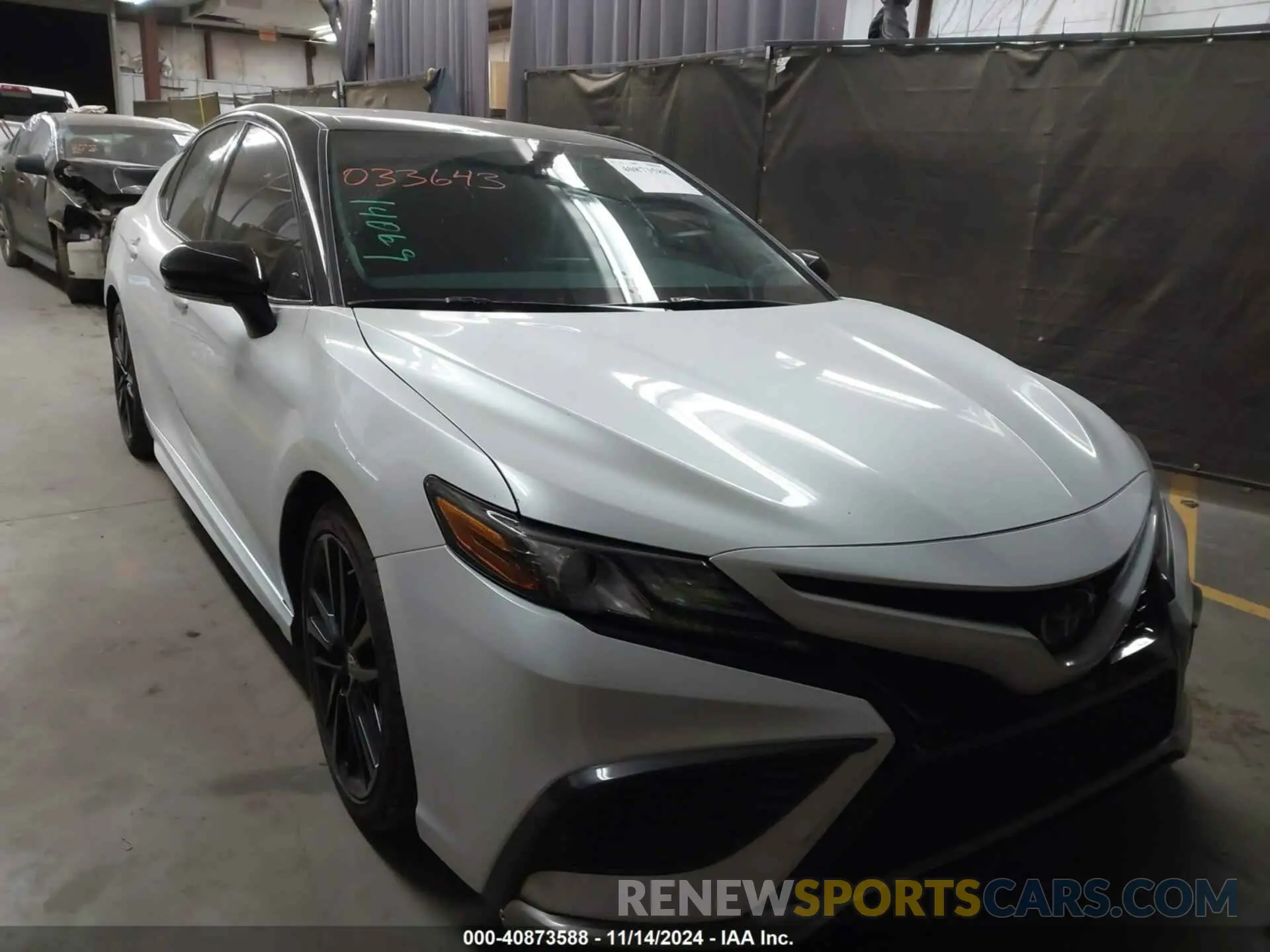 1 Photograph of a damaged car 4T1K31AK5NU033643 TOYOTA CAMRY 2022