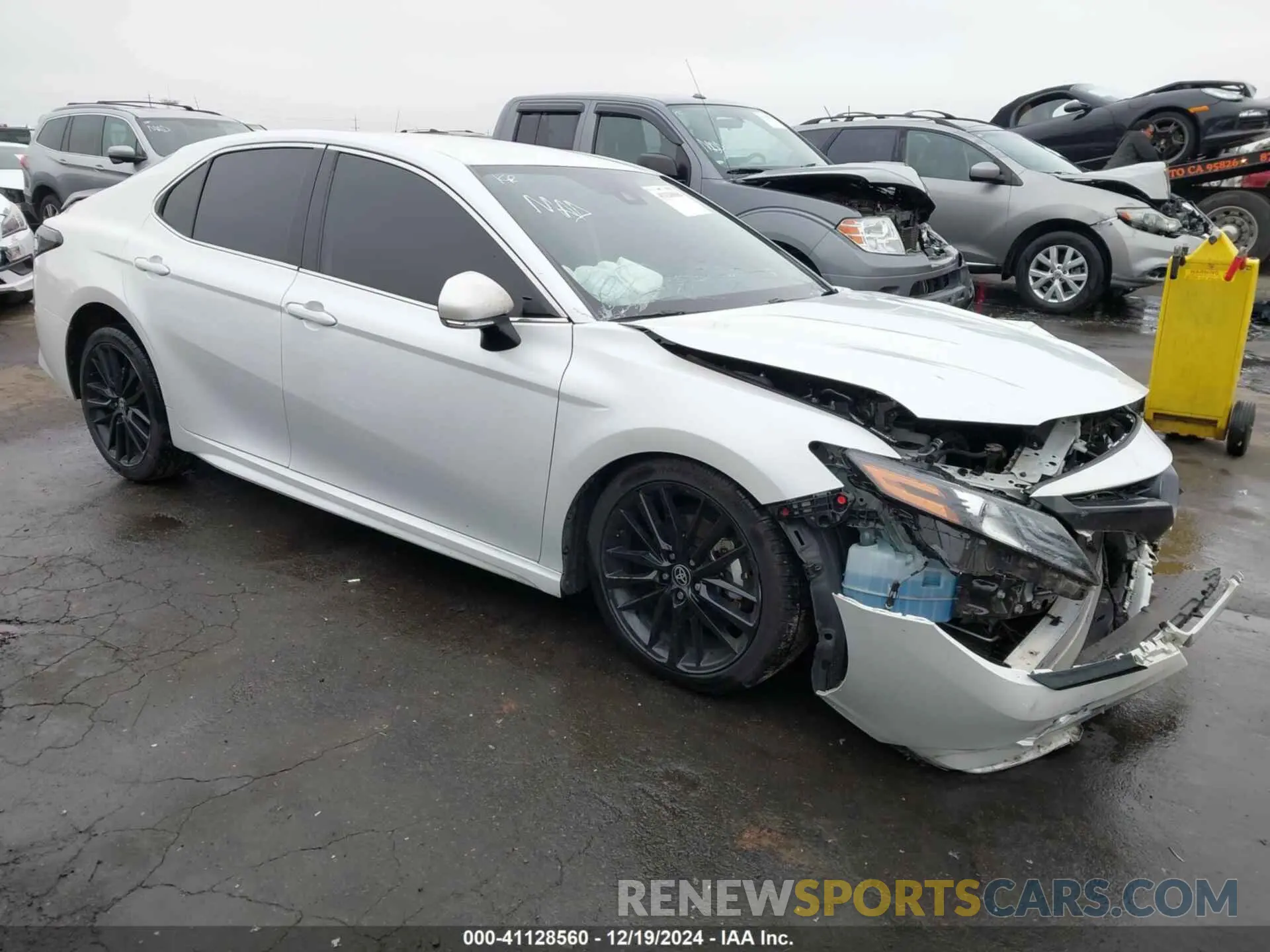 1 Photograph of a damaged car 4T1K31AK5NU586566 TOYOTA CAMRY 2022