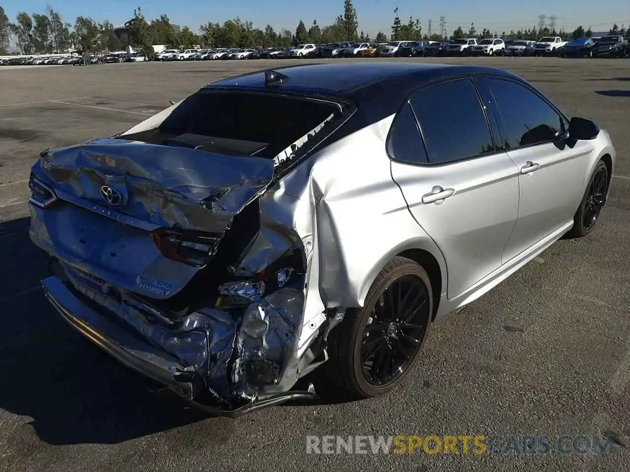 4 Photograph of a damaged car 4T1K31AK6NU034543 TOYOTA CAMRY 2022