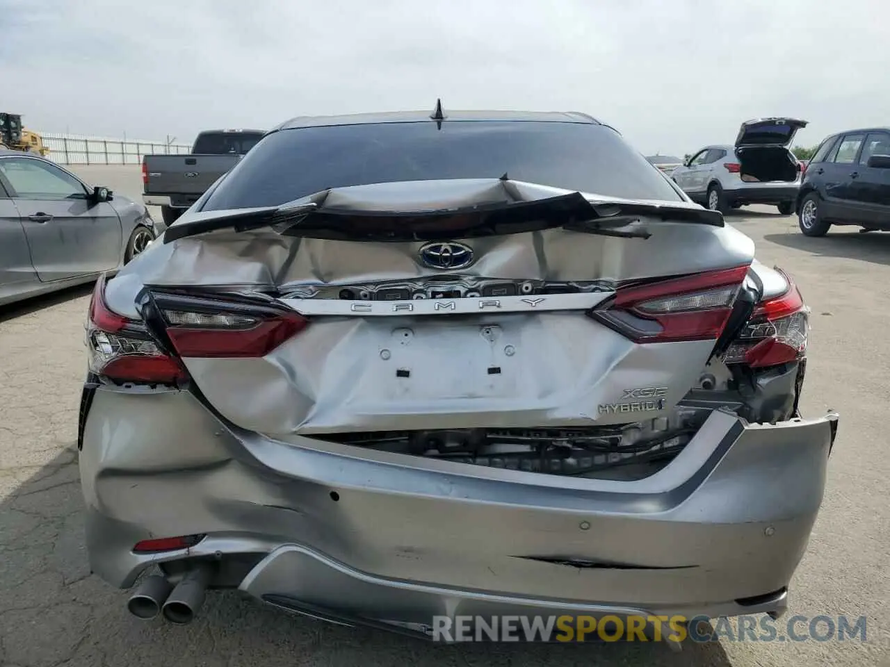 6 Photograph of a damaged car 4T1K31AK6NU042173 TOYOTA CAMRY 2022