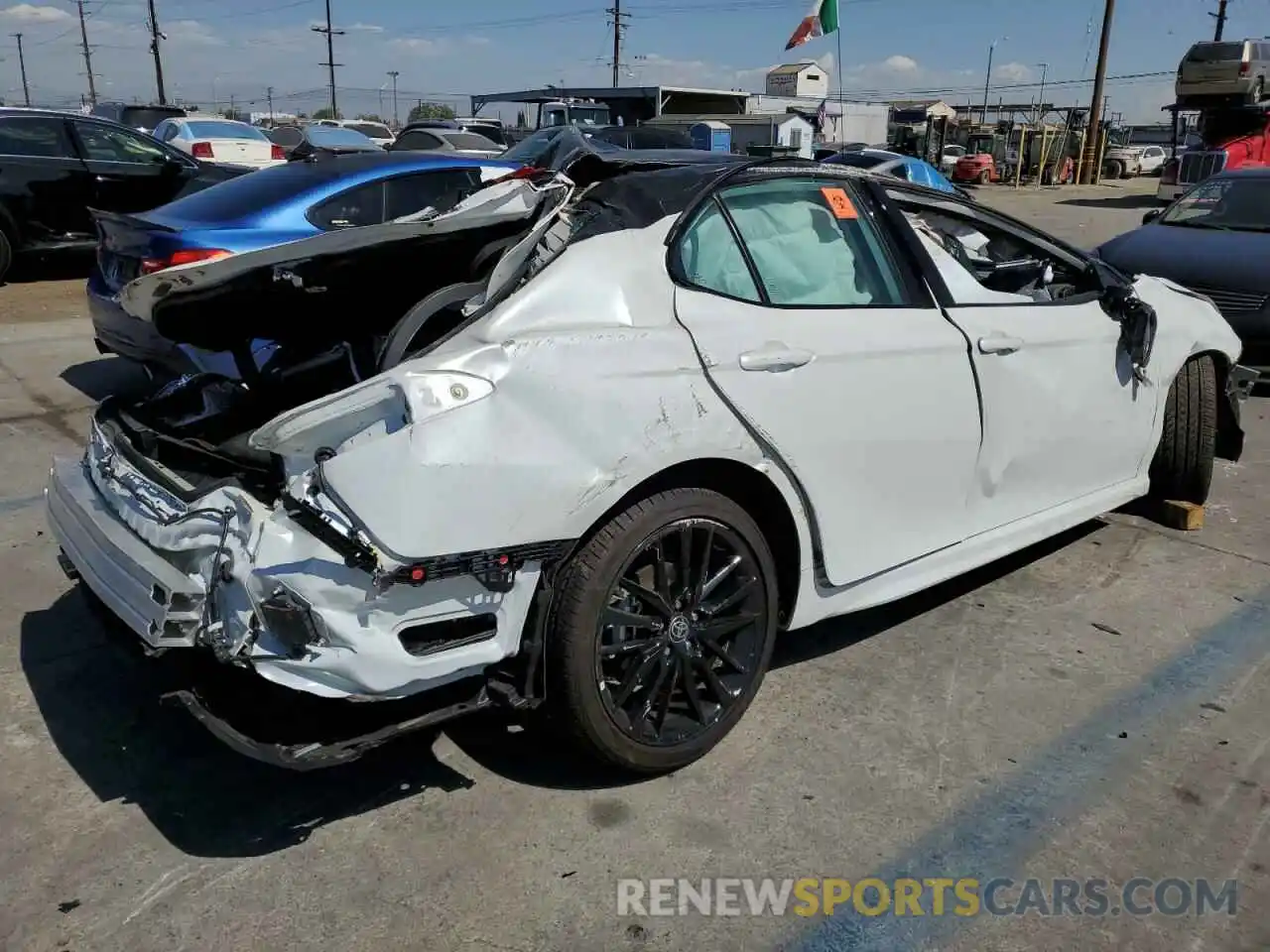 3 Photograph of a damaged car 4T1K31AK7NU043994 TOYOTA CAMRY 2022