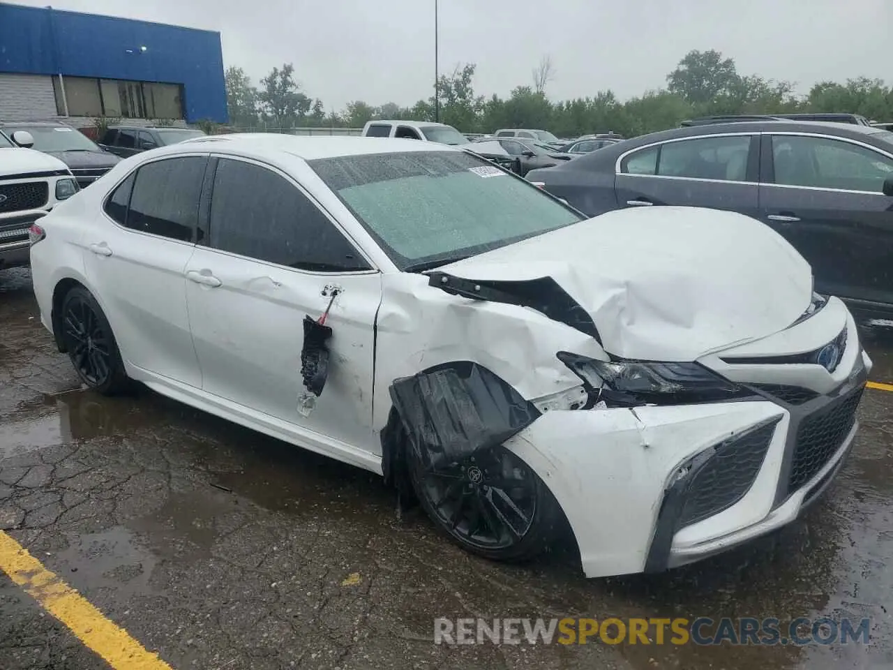 4 Photograph of a damaged car 4T1K31AK7NU594071 TOYOTA CAMRY 2022