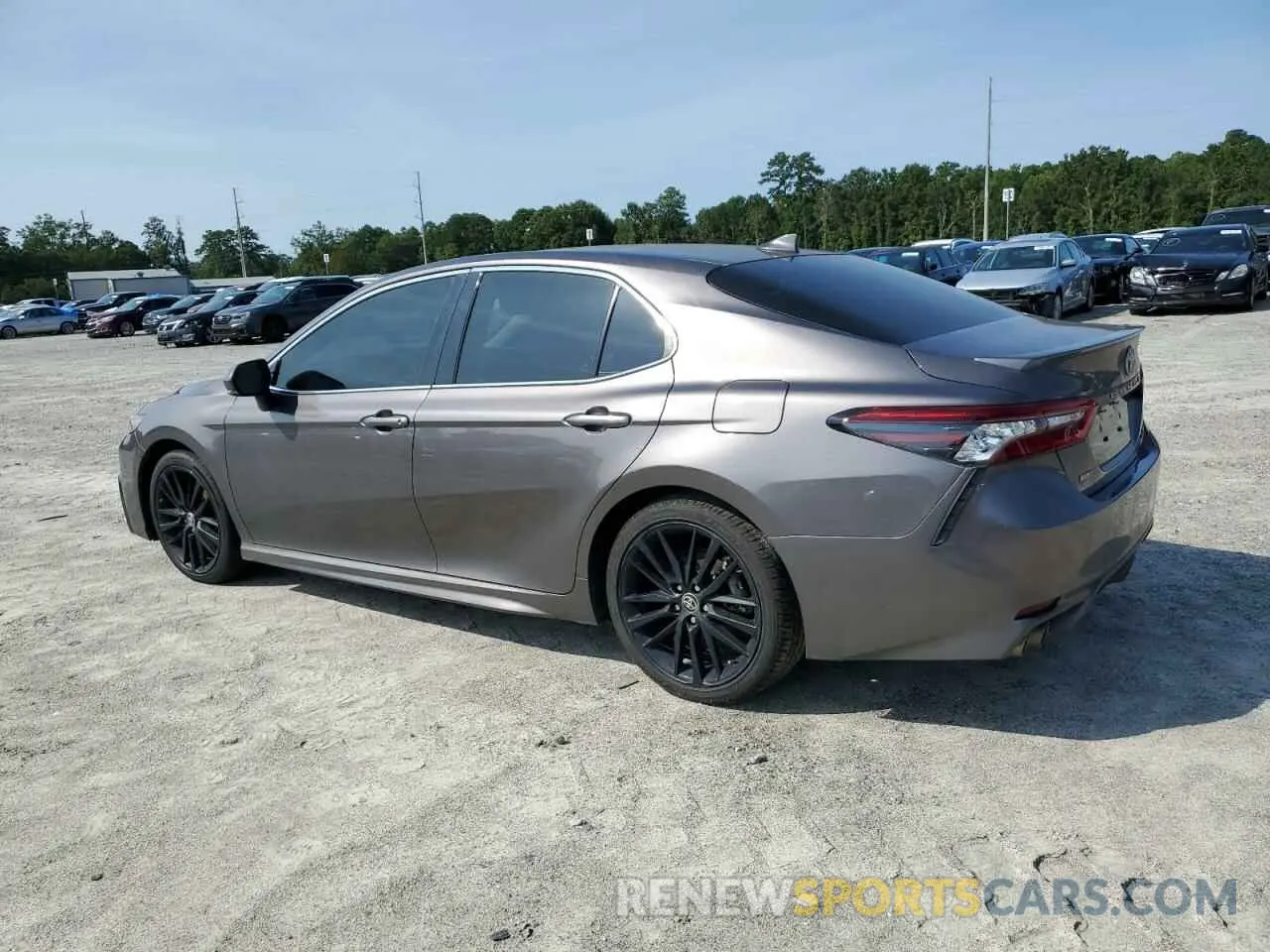 2 Photograph of a damaged car 4T1K31AK8NU591017 TOYOTA CAMRY 2022