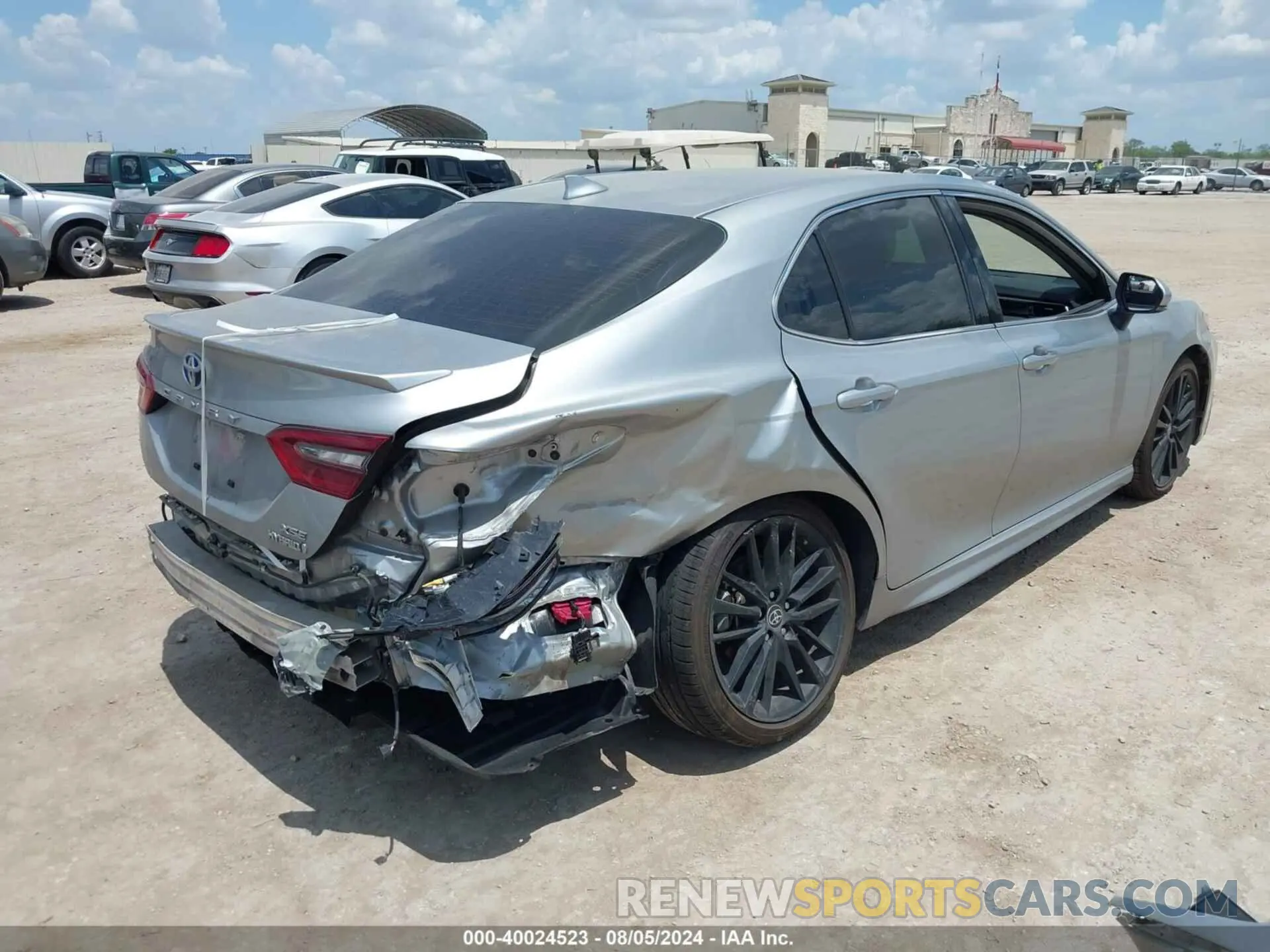 4 Photograph of a damaged car 4T1K31AK9NU041650 TOYOTA CAMRY 2022