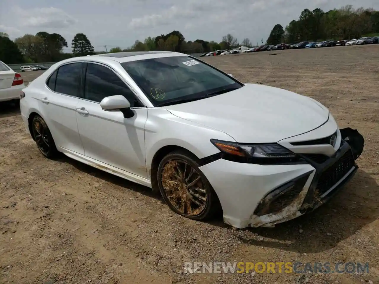 1 Photograph of a damaged car 4T1K31AK9NU577255 TOYOTA CAMRY 2022