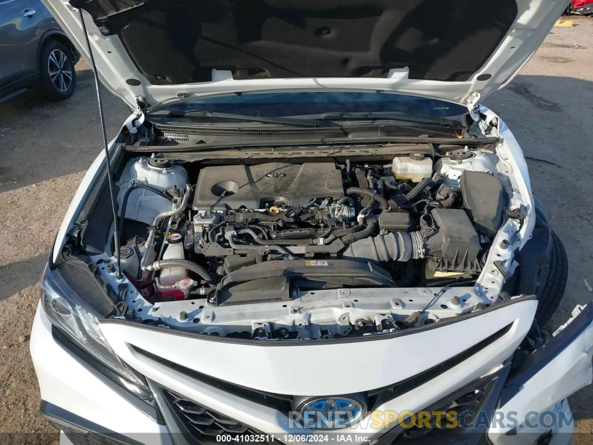 10 Photograph of a damaged car 4T1K31AK9NU588398 TOYOTA CAMRY 2022
