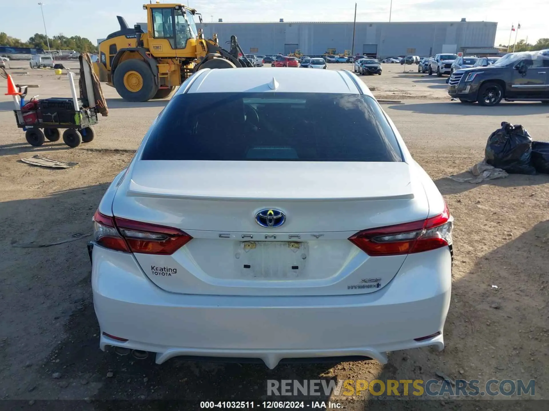 16 Photograph of a damaged car 4T1K31AK9NU588398 TOYOTA CAMRY 2022