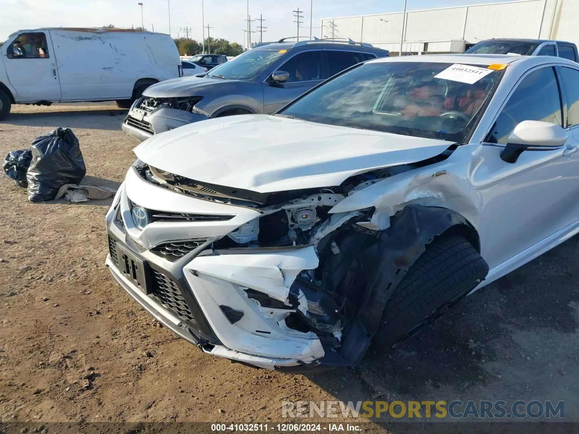 6 Photograph of a damaged car 4T1K31AK9NU588398 TOYOTA CAMRY 2022