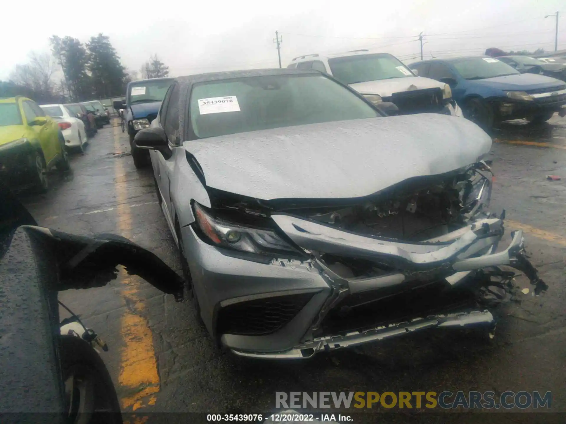 1 Photograph of a damaged car 4T1K61AK0NU019477 TOYOTA CAMRY 2022