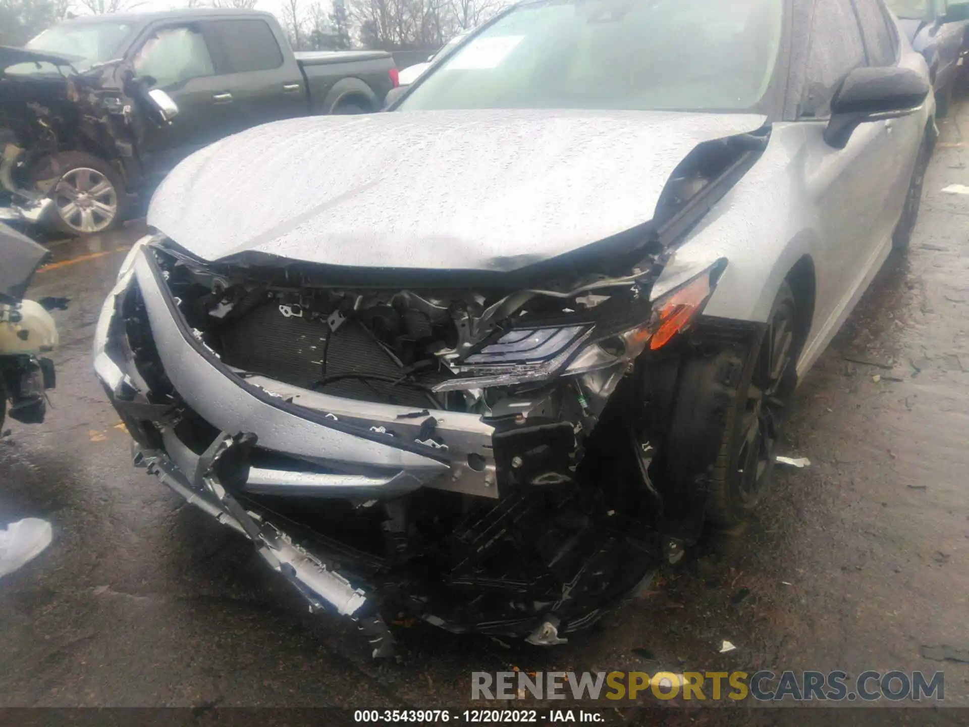 6 Photograph of a damaged car 4T1K61AK0NU019477 TOYOTA CAMRY 2022