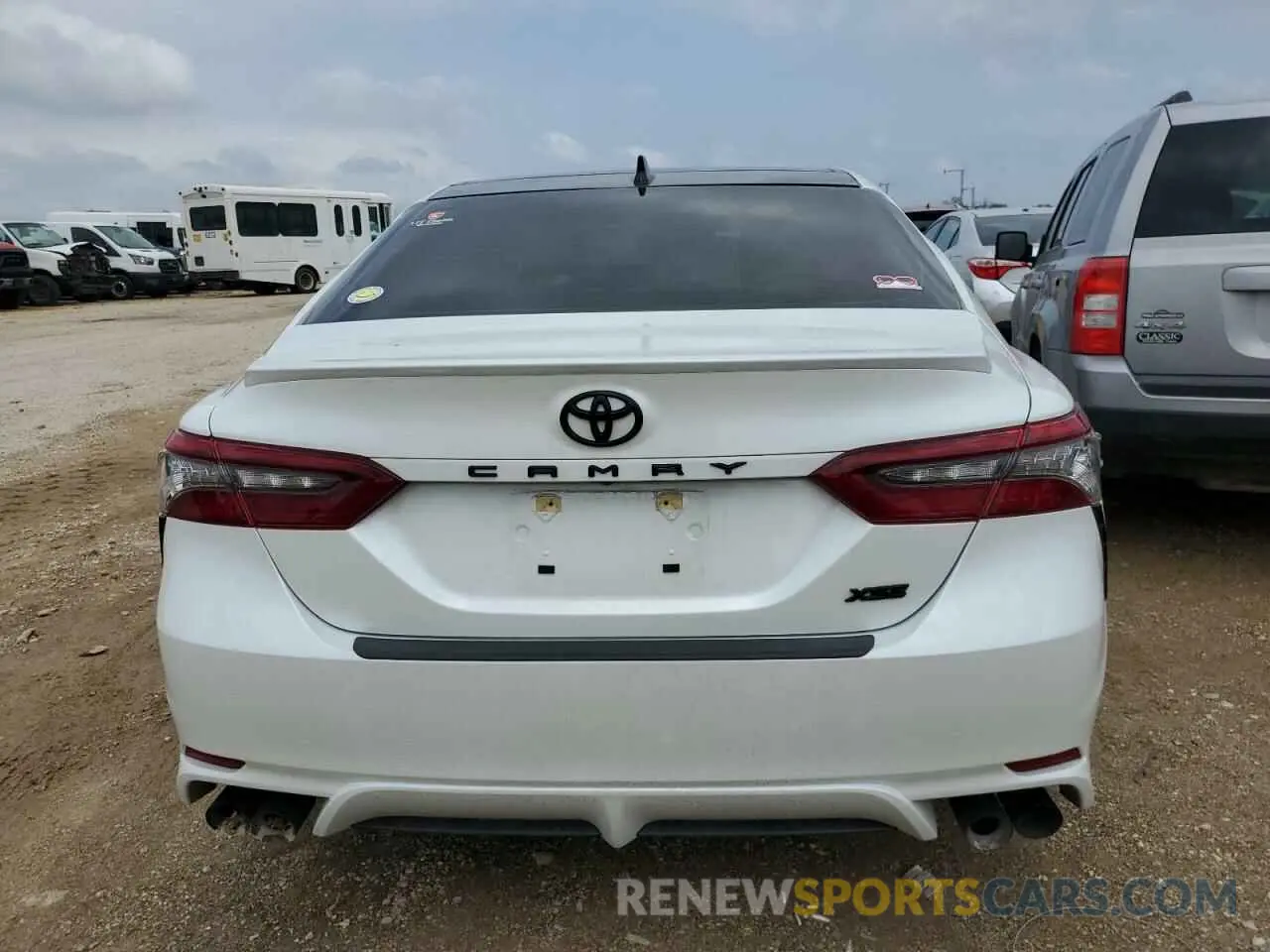 6 Photograph of a damaged car 4T1K61AK0NU019947 TOYOTA CAMRY 2022