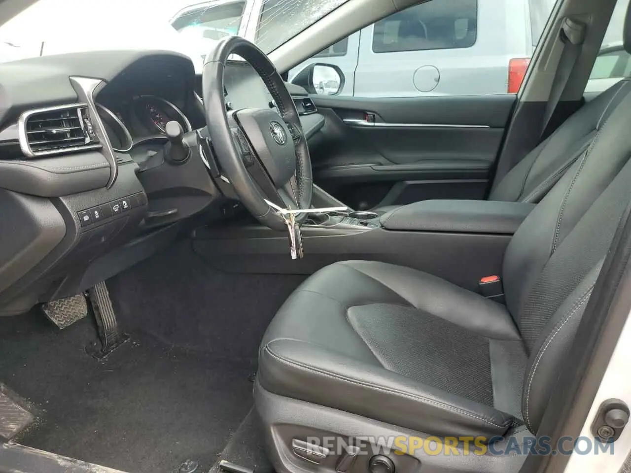 7 Photograph of a damaged car 4T1K61AK0NU019947 TOYOTA CAMRY 2022