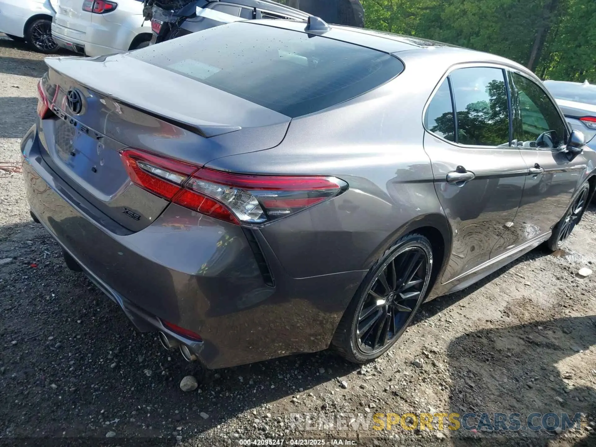 4 Photograph of a damaged car 4T1K61AK0NU026400 TOYOTA CAMRY 2022
