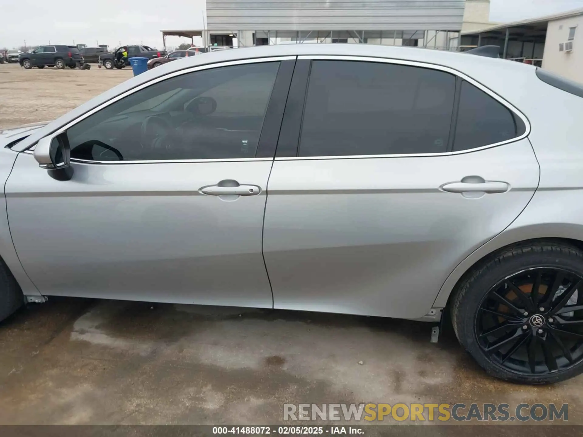 15 Photograph of a damaged car 4T1K61AK0NU032049 TOYOTA CAMRY 2022