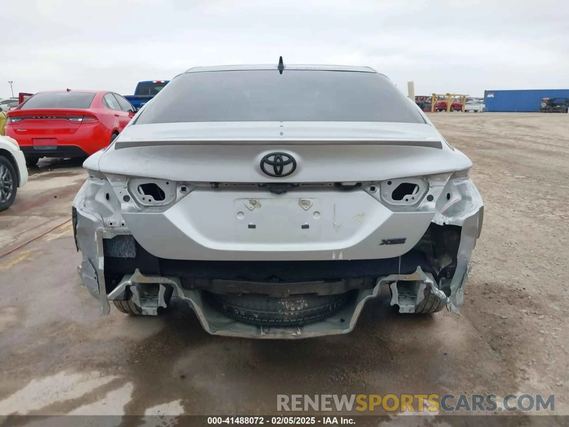 17 Photograph of a damaged car 4T1K61AK0NU032049 TOYOTA CAMRY 2022