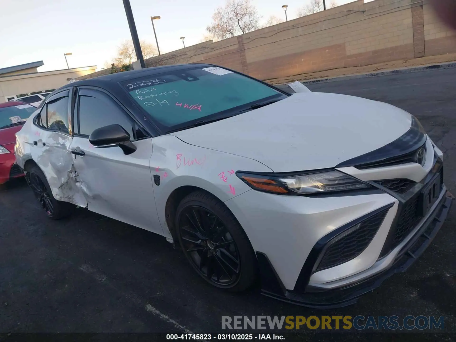 14 Photograph of a damaged car 4T1K61AK0NU034500 TOYOTA CAMRY 2022