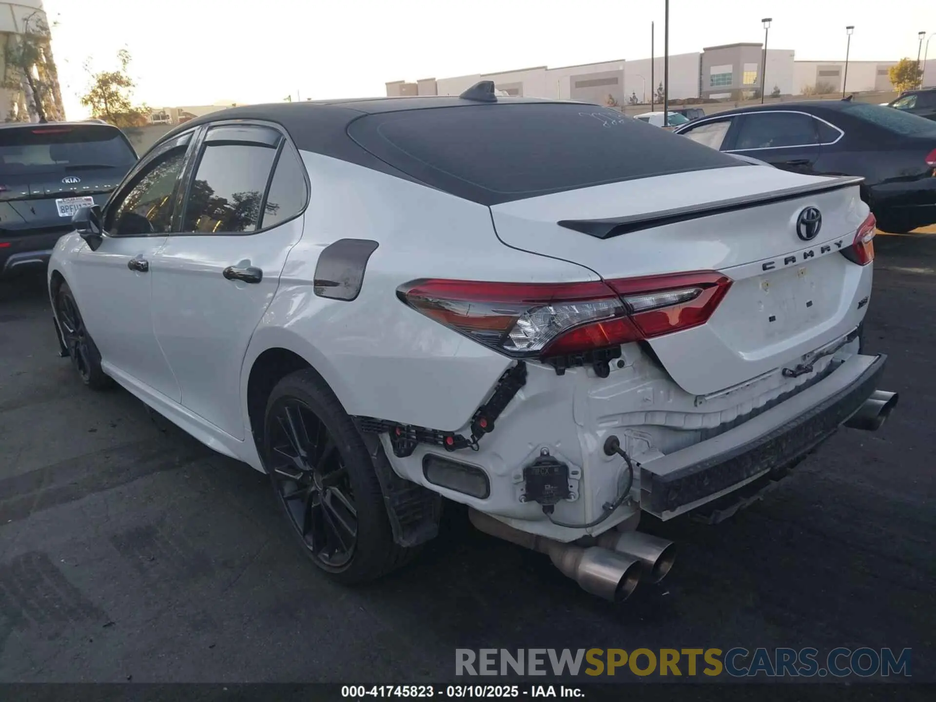3 Photograph of a damaged car 4T1K61AK0NU034500 TOYOTA CAMRY 2022